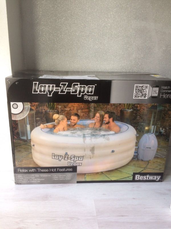 Lazy Spa Hot Tub for sale from United Kingdom