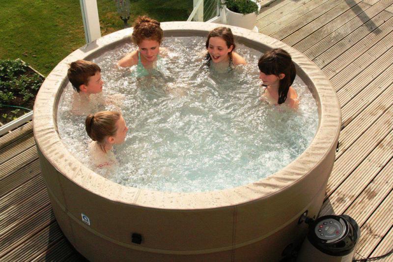 Canadian Spa Co. Swift Current 6 Person Inflatable Round Portable Hot Tub B...
