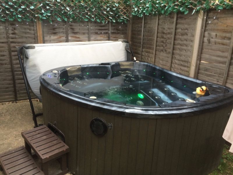 Used Hot Tub 4 Person Spa Lounger Balboa Controls Full Working