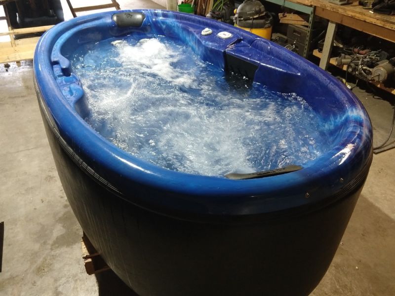 Vita Duet 2 Seat Hot Tub. 120 Volt. Just Plug It In, Fill It With A A Hose Fills A Hot Tub