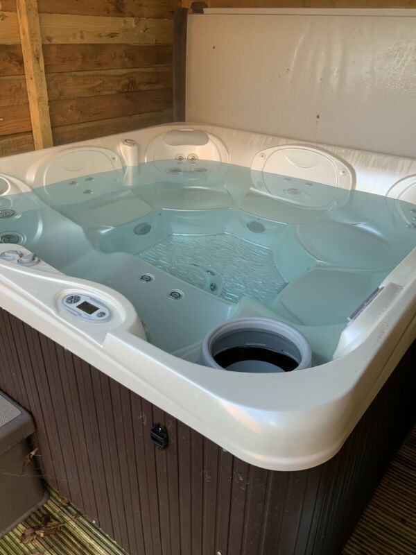 Hotsprings Relay Hot Tub for sale from United Kingdom