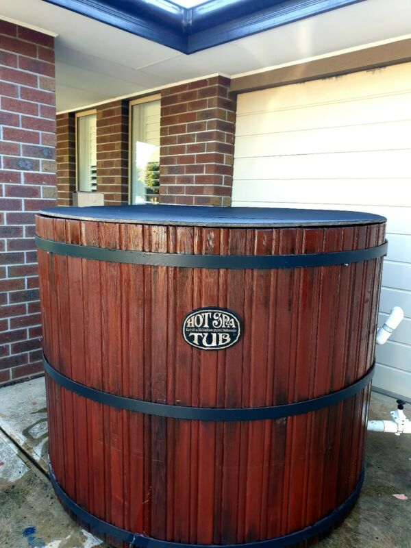 Cedar Hot Tub for sale from Australia