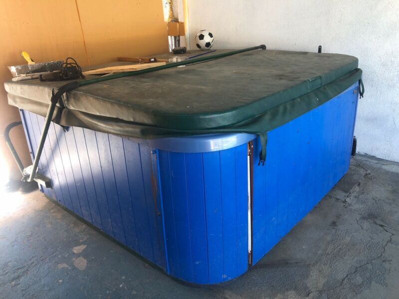 Pinnacle Plus P7100 Hot Tub W/ Cover for sale from United States