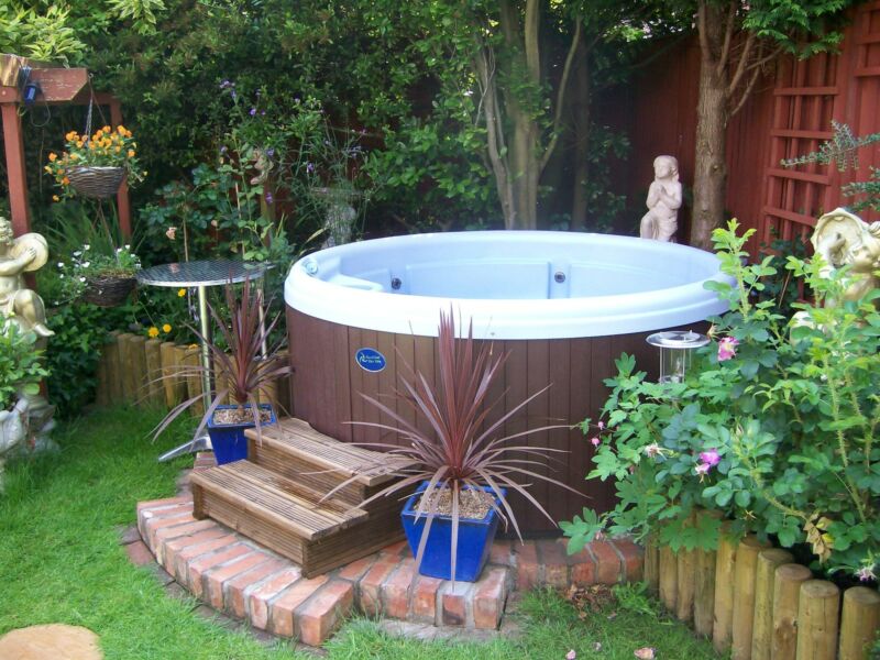 Hot Tub Brand New Wizard Impulse Deep American Hot Tub 2m Round 5 ...