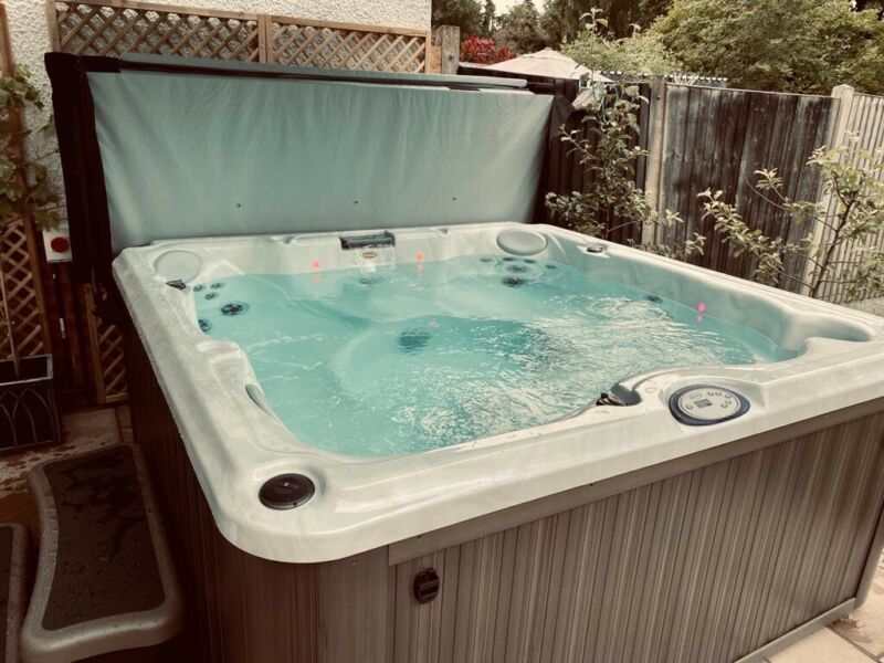 Jacuzzi J235 Hot Tub For Sale From United Kingdom 4090