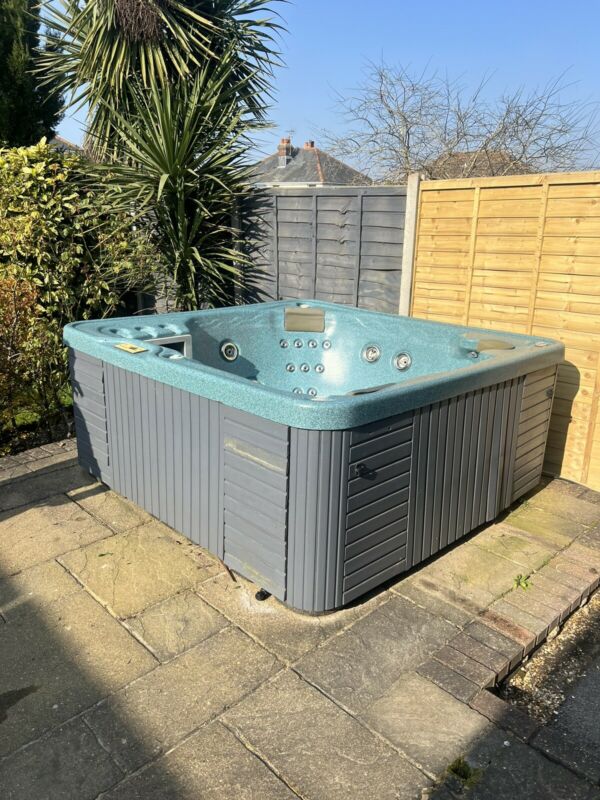 hot-tub-balboa-2000-system-le-m7-for-sale-from-united-kingdom