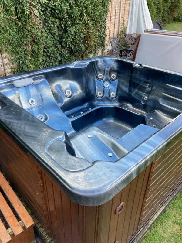 Jacuzzi Hot Tub Used for sale from United Kingdom