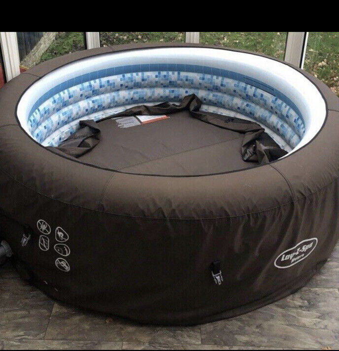 Lazy Spa Hot Tub Used LayZ Spa for sale from United Kingdom