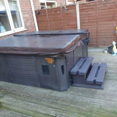 Canadian Spa Hot Tub Winnipeg Model Plug Play For Sale From United Kingdom On Hot Tubs Usa Com